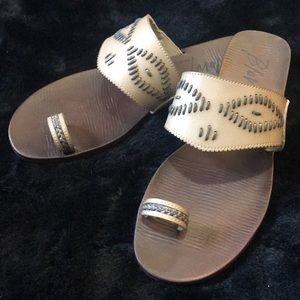 🦉Blowfish Domaine Toe Ring Sandal🦉